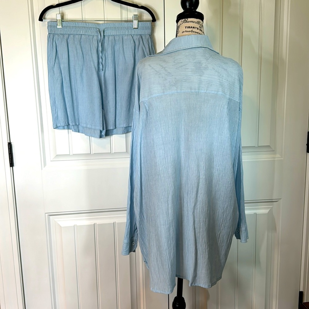 New Gorgeous Matching 2pc Short Set - image 7